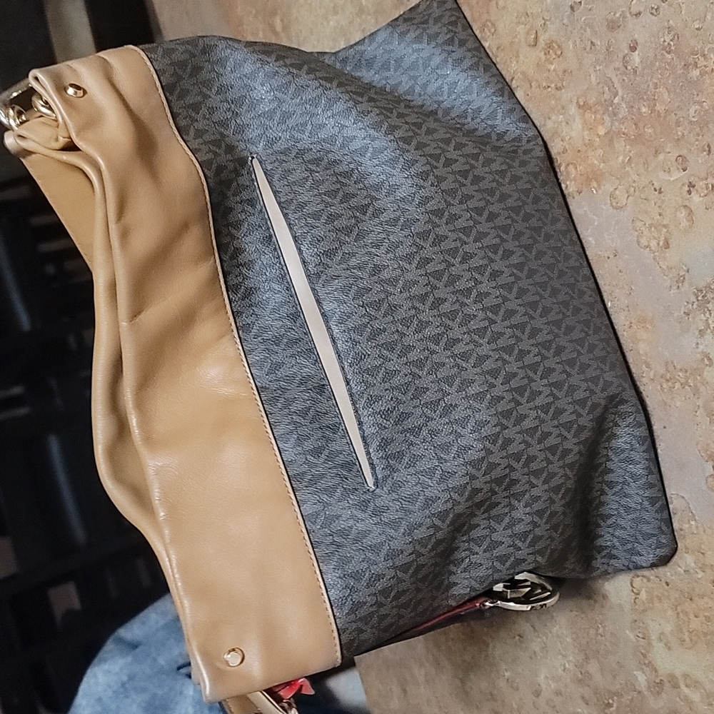 Purse - Picture 2 of 8